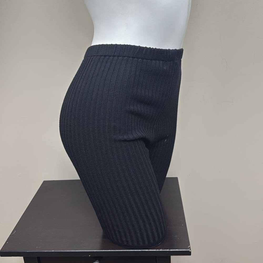 437 CANADA Black Ribbed Knit biker Shorts medium Euc - Picture 3 of 10